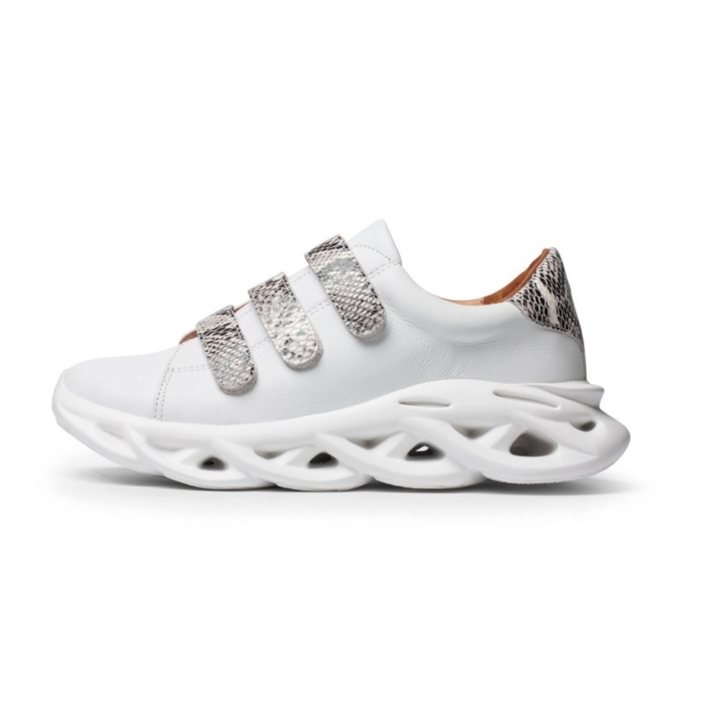 YES Sundown Sneaker